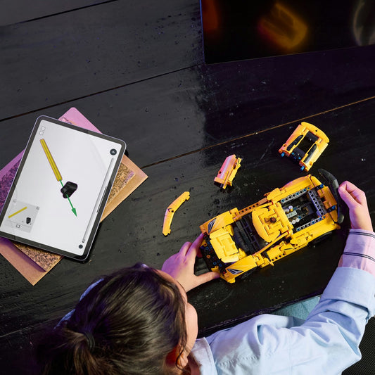 LEGO TECHNIC CHEVROLET CORVETTE STINGRAY 42205 - Imagine 4 [ps:d3999044-6d94-4405-ba2b-a520bc4914b9]