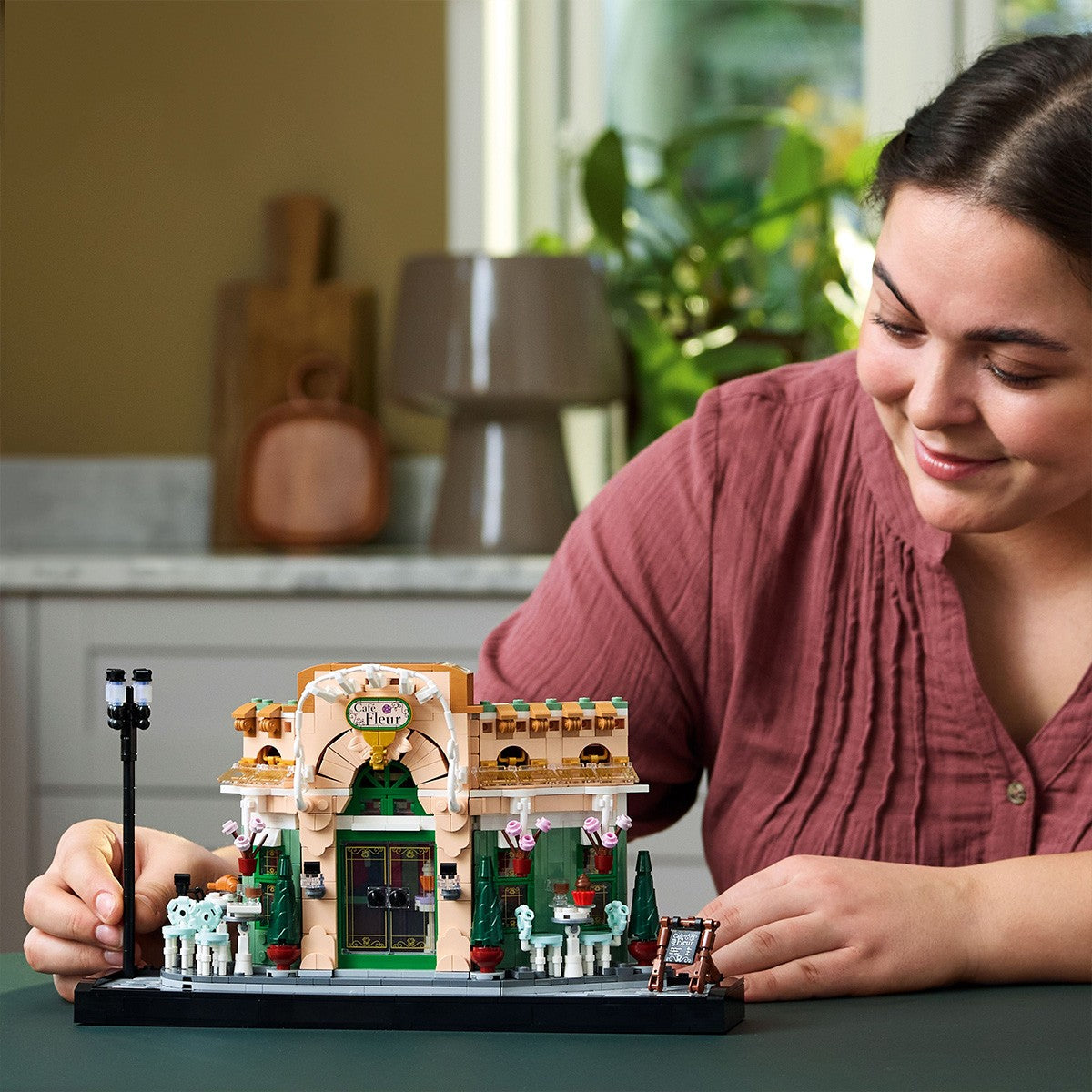 LEGO ICONS CAFENEA FRANTUZEASCA 10362 - Imagine 3