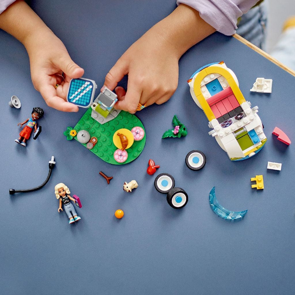 LEGO FRIENDS MASINA ELECTRICA SI INCARCATOR 42609 - Default Title (3) [ps:6d4f56ad-073f-491b-b879-01146e64e333]