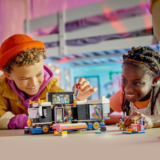 LEGO FRIENDS AUTOCAR DE TURNEU PENTRU STARURI POP 42619 - Imagine 3 [ps:b848b672-9f94-4aa1-8da2-97cb02b96942]