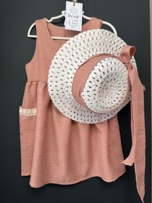 Rochie fetiță cu pălărie împletită și dantelă pudră 4 - 6 ANI (4) [ps:1b458cb4-2fe7-4f7f-8f2d-069e1a8f8ffa]