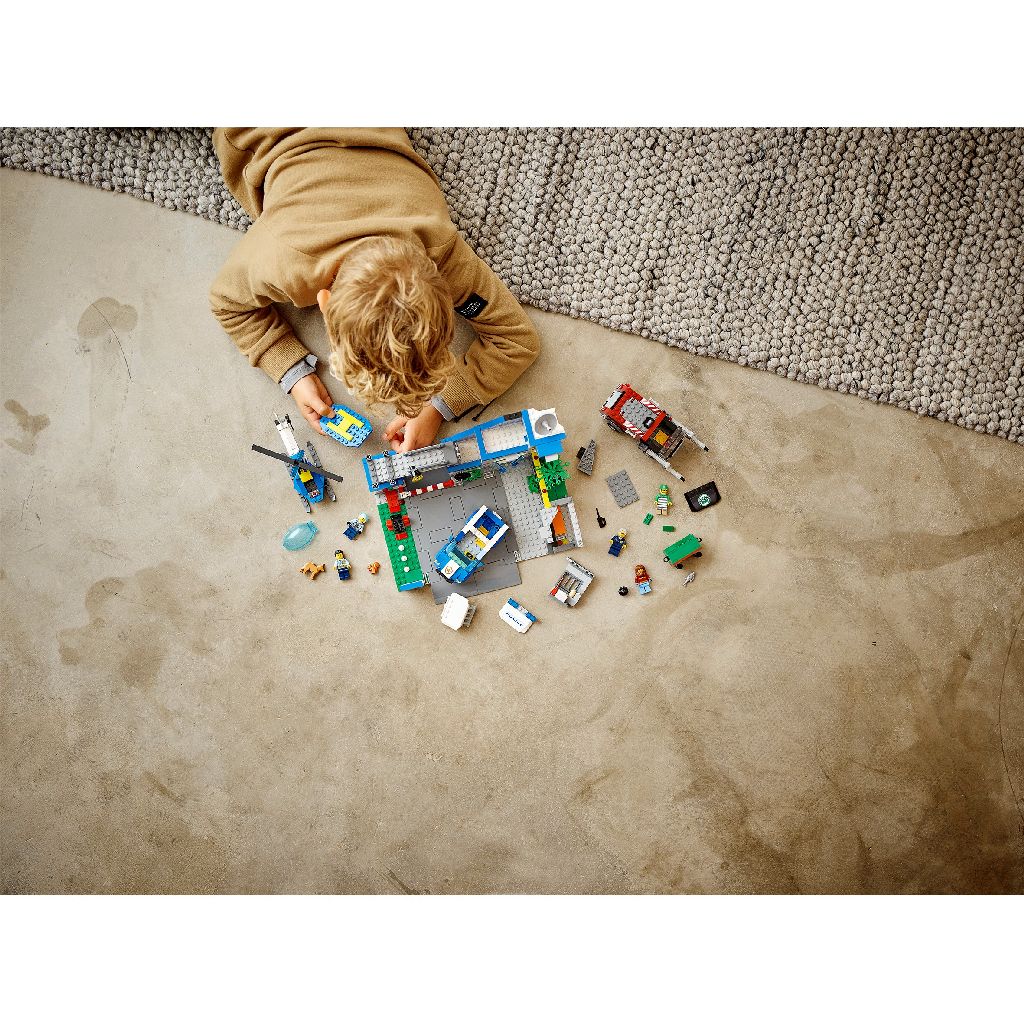 LEGO CITY SECTIE DE POLITIE 60316 - Imagine 3 [ps:bad72bfc-0760-4f2e-a61d-5740049f368a]