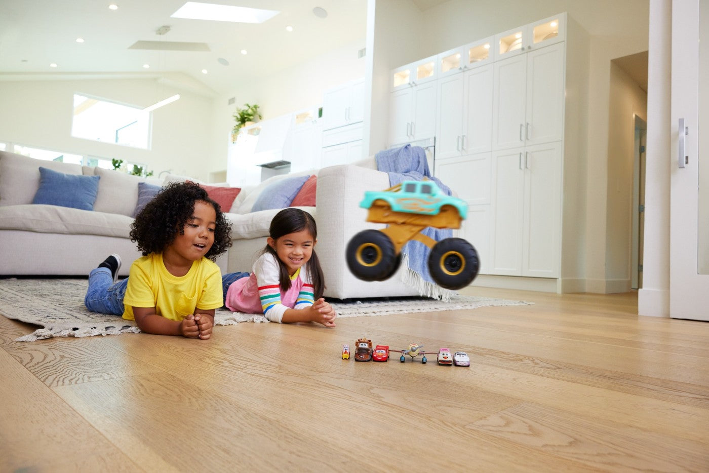 CARS MASINUTA DE TEREN CIRCUS STUNT IVY Mattel - Imagine 3 [ps:9a597aed-6954-459d-917f-610c18a4546f]