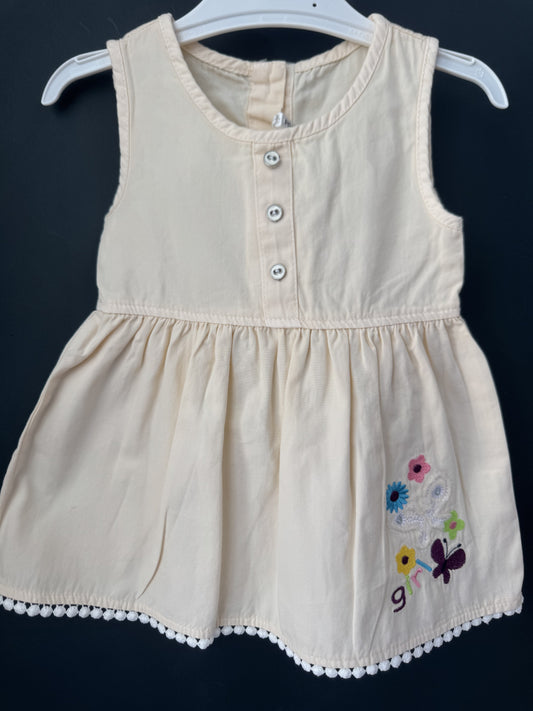 Rochie bej cu broderie flori și fluture, 100% bumbac 6-9 - 9-12 Luni (4) [ps:26acdcd3-04bd-4c18-b99a-15b3974f6c36]