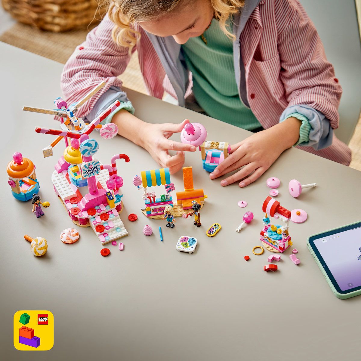 LEGO Friends Roata Ferris cu Bomboane și Briose 42700 - Default Title (4) [ps:b43f4938-5185-405e-b73a-5e48b1c9ee59]