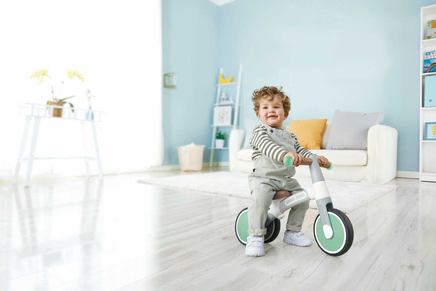 HAPE BICICLETA DE ECHILIBRU VERDE CU 3 ROTI - Imagine 4