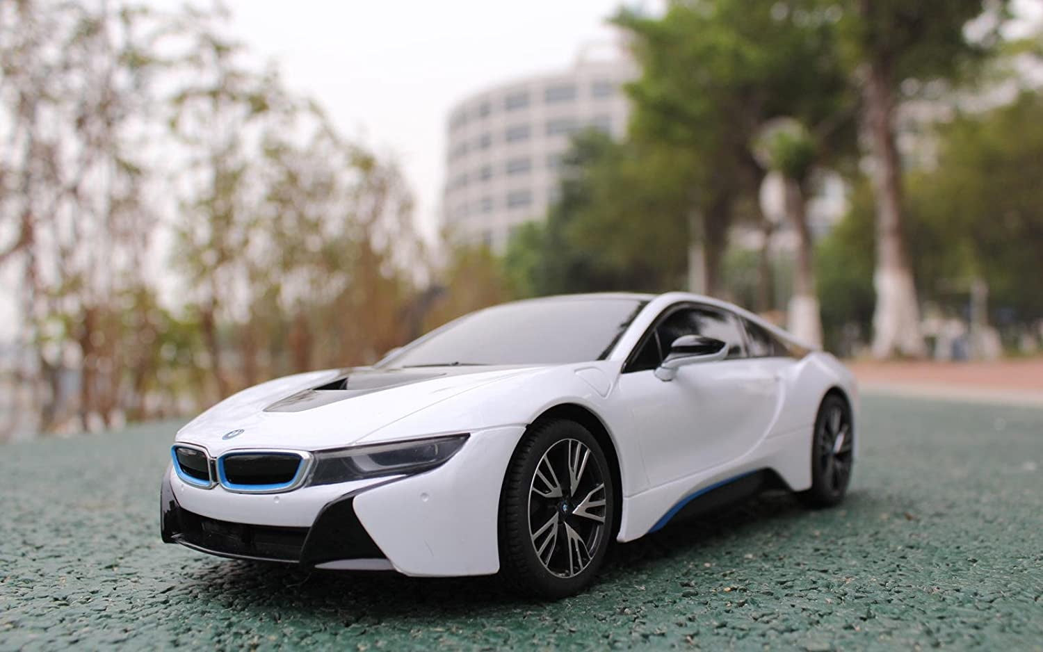 MASINA CU TELECOMANDA BMW i8 SCARA 1 LA 18 Rastar - Imagine 8 [ps:516e899f-af2b-4b61-8427-d340e8706538]