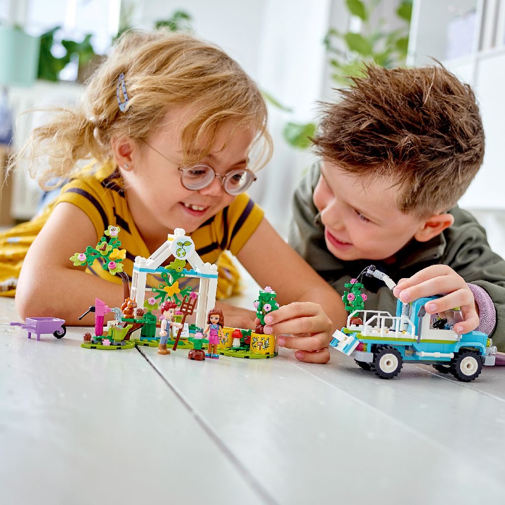 LEGO FRIENDS VEHICUL DE PLANTAT COPACI 41707 - Imagine 4 [ps:2e96a357-fdcd-4430-a1e7-367f55e432af]