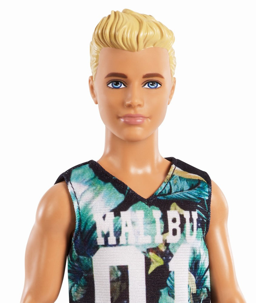 PAPUSA BAIAT FASHIONISTAS CU CAMASA SI PAPION Mattel - Cu maieul Malibu (4) [ps:34d84849-c03e-40a1-8974-0252dcda30a4]