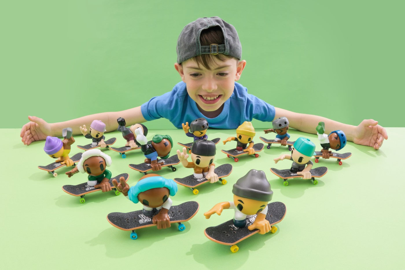 TECH DECK SK8 CREW PACHET 2 SETURI PLITA SI FIGURINA - Imagine 8 [ps:26fc3215-3a7b-4836-a9eb-f7d9e1c81cbe]