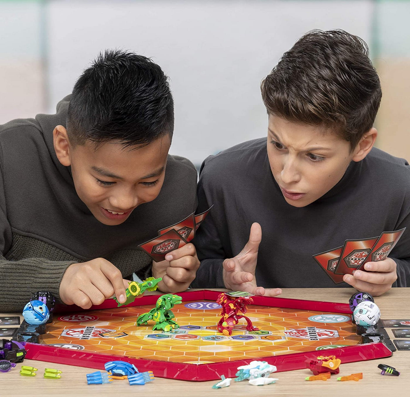 BAKUGAN ARENA DE LUPTA ARMORED ALLIANCE CU FIGURINA HYDORUS INCLUSA [ps:376dc736-1234-4fa0-a336-f363e4f195dc]