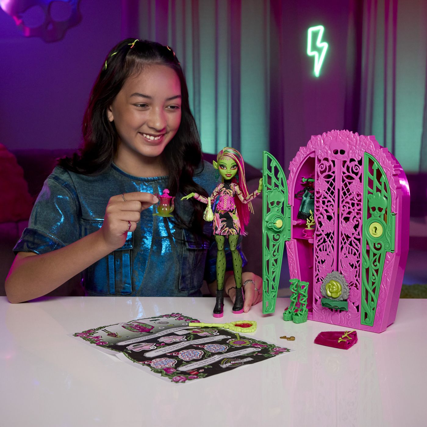 MONSTER HIGH GRADINA DE LA MIEZUL NOPTII PAPUSA VENUS - Imagine 4 [ps:1dd1f2bc-633d-431b-8426-cc978b52a4aa]