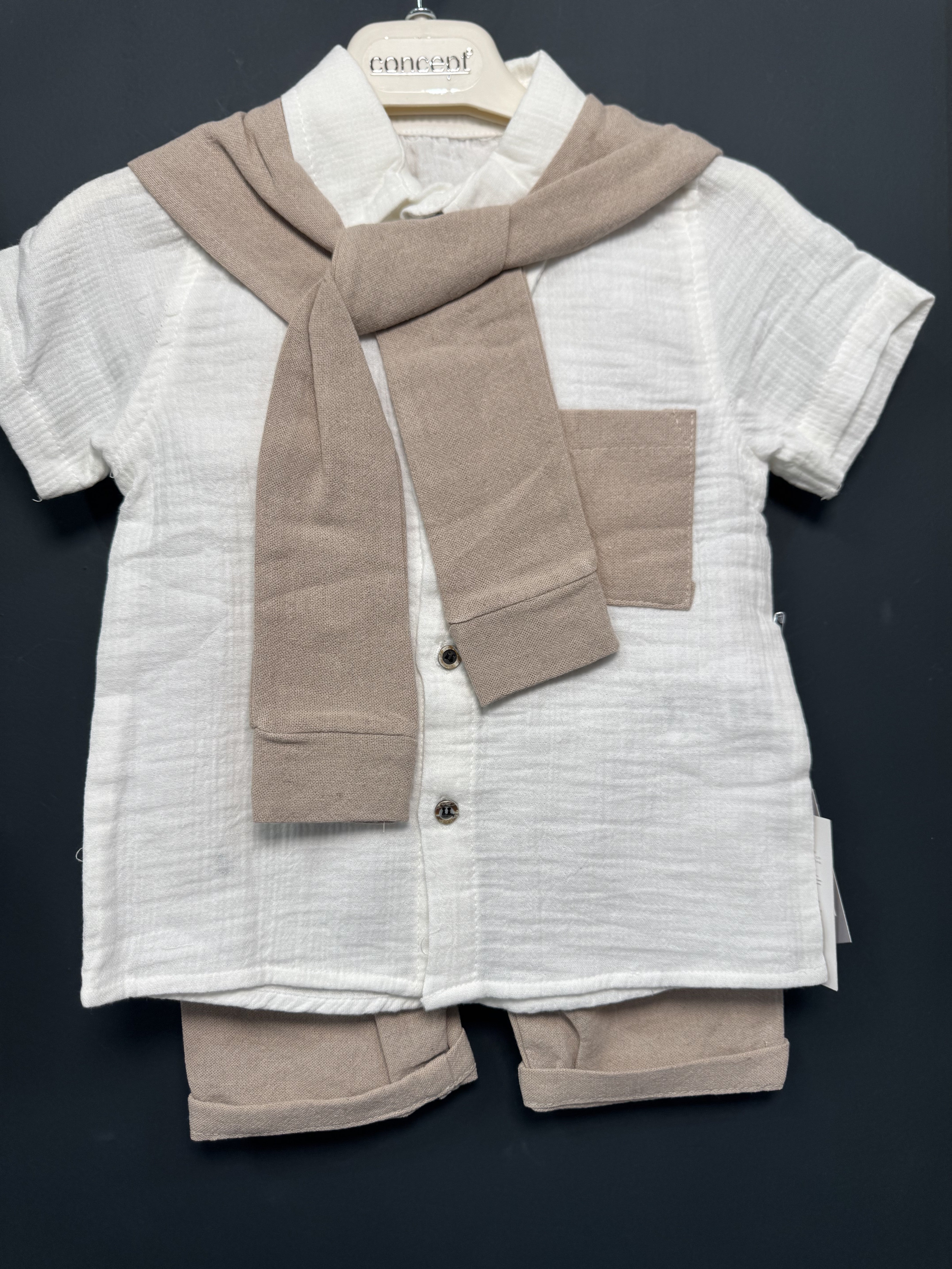 Set cămașă și pantaloni bej cu guler detașabil Concept - 4 ANI (4) [ps:01ea2da2-7ddc-45b5-aa14-e2dc1aa7e6be]