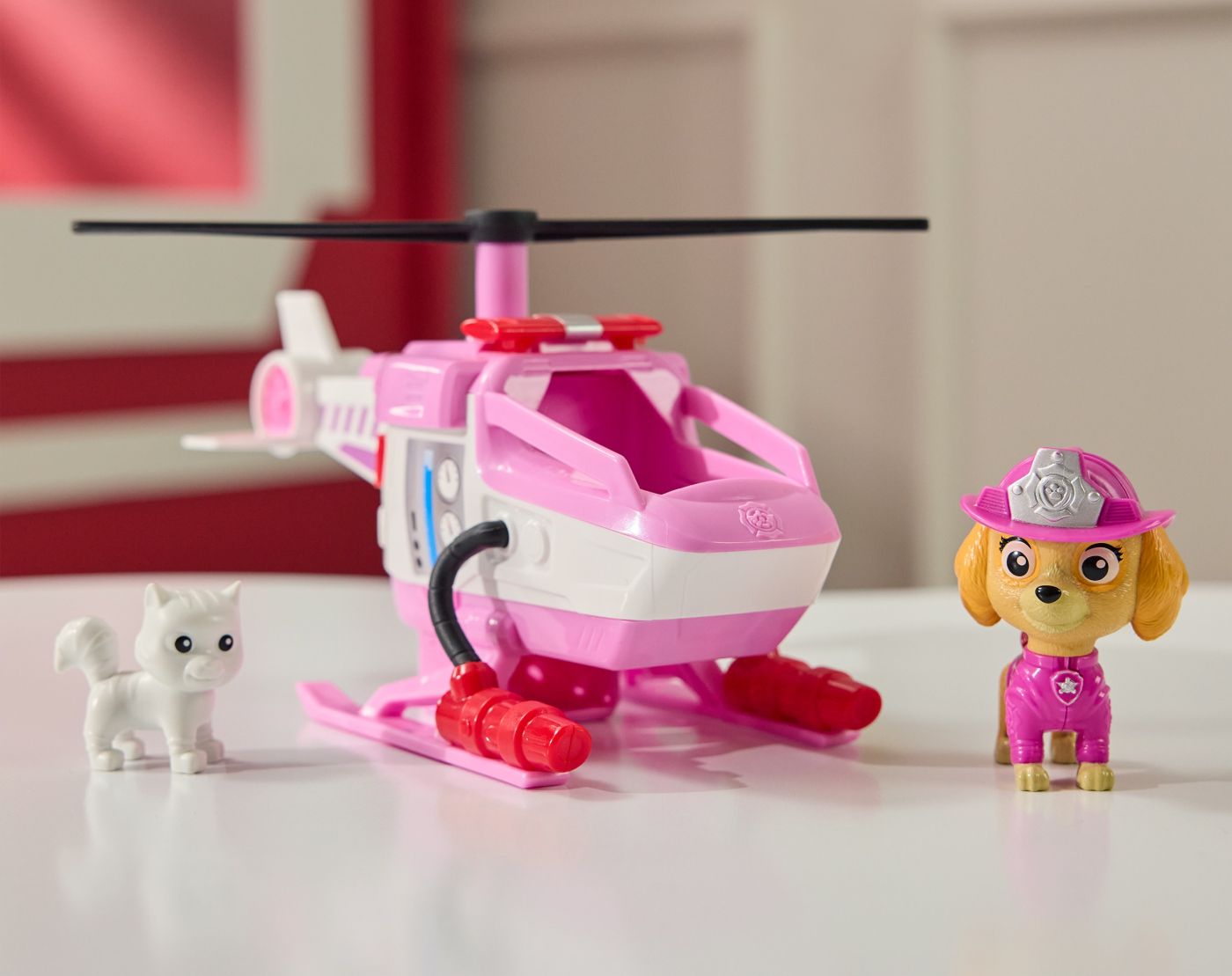 PATRULA CATELUSILOR VEHICUL DE SALVARE MASINA DE POMPIERI SI FIGURINA SKYE [ps:4fd16bb6-fd54-4f4f-84e6-1c2389f7b5c3]