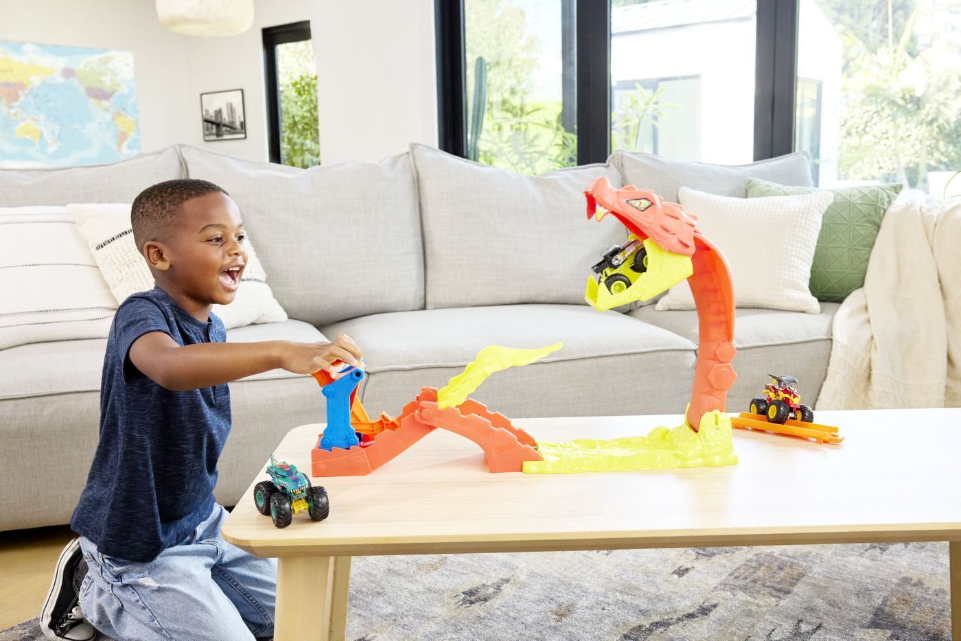 HOT WHEELS MONSTER TRUCK SET DE JOACA PISTA INVINGE - Imagine 4 [ps:8913ff60-92ea-4fc7-9c06-c80f9d222d52]