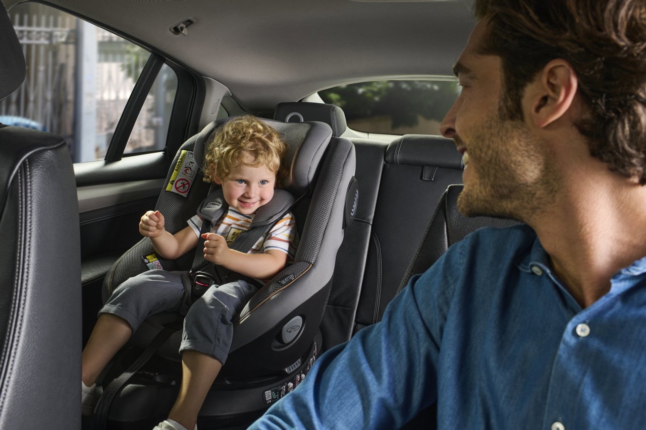 Scaun auto rotativ cu baza isofix Chicco Seat 105 - Negru (4) [ps:646c43dd-edec-4fc5-8a72-2df63fcf1c4c]