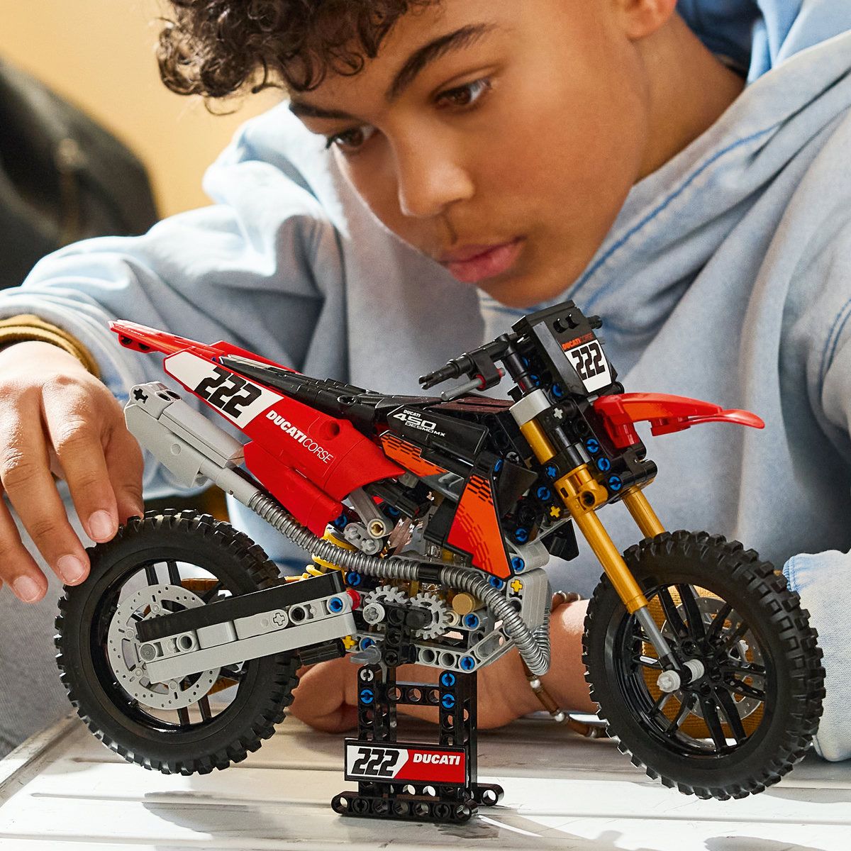 LEGO Technic Motocicletă Ducati Desmo 450 MX 42238 - Default Title (4) [ps:257e6a51-3fed-48f4-8c01-b3e2053837cc]