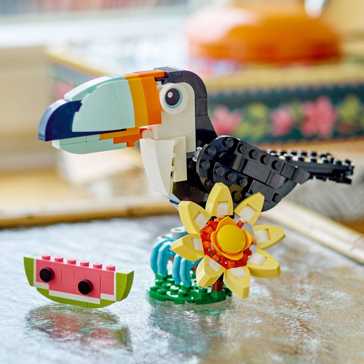 LEGO CREATOR ANIMALE SALBATICE TUCAN TROPICAL 31173 - Imagine 6 [ps:24a7ff30-b351-4184-83a2-5018fe4b00c1]