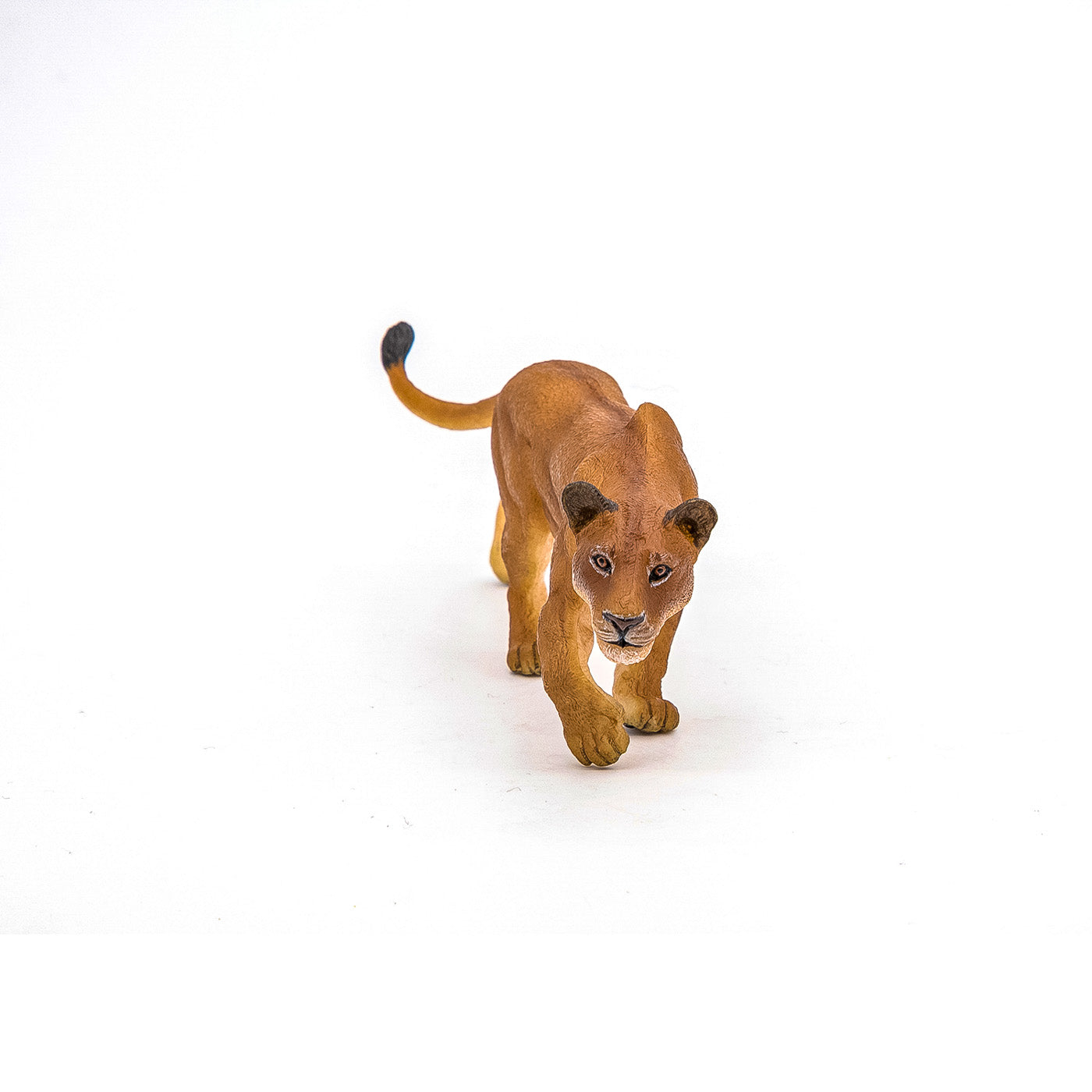 PAPO FIGURINA LEOAICA LA VANATOARE [ps:abc55d4f-a08f-4791-81b6-5c08b82ce0e8]