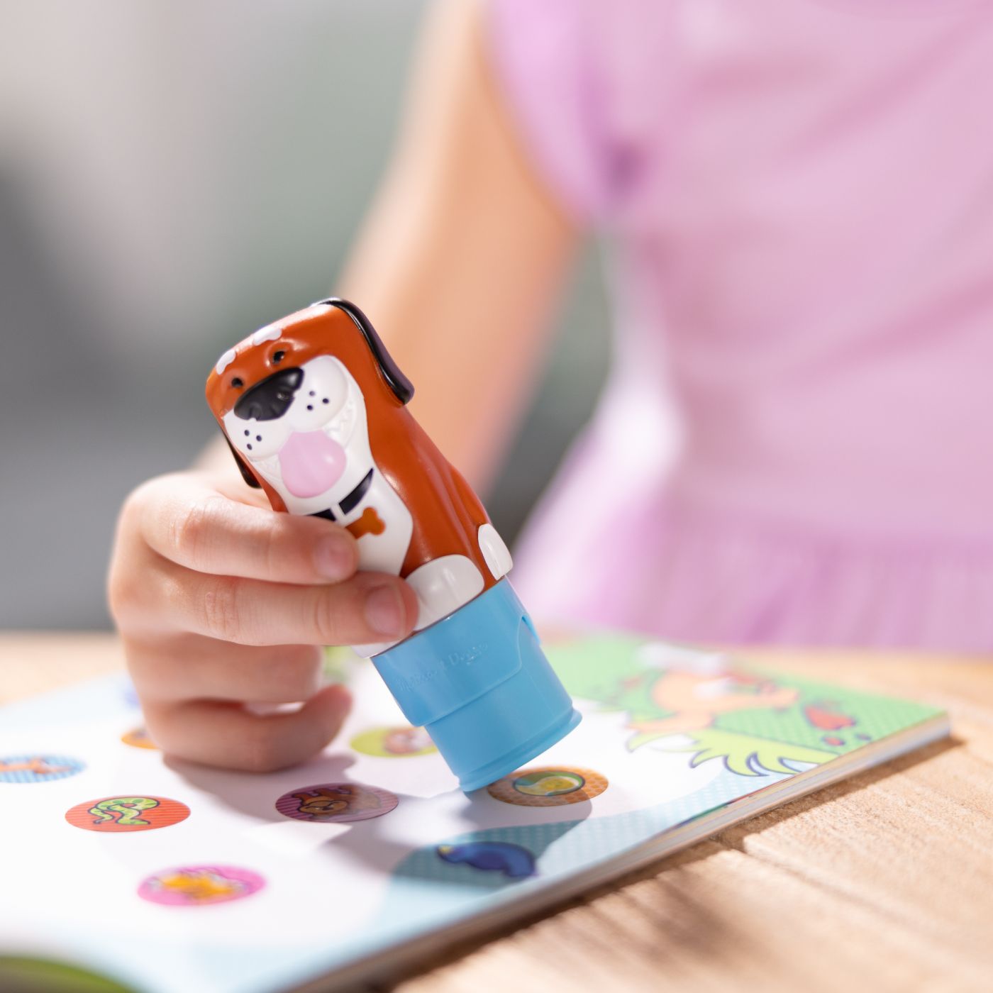 MELISSA AND DOUG SET DE JOACA AUTOCOLANTE SI STAMPILA CU - Imagine 7 [ps:ee182e64-957c-4ab4-82fe-4fbcd928d6f1]
