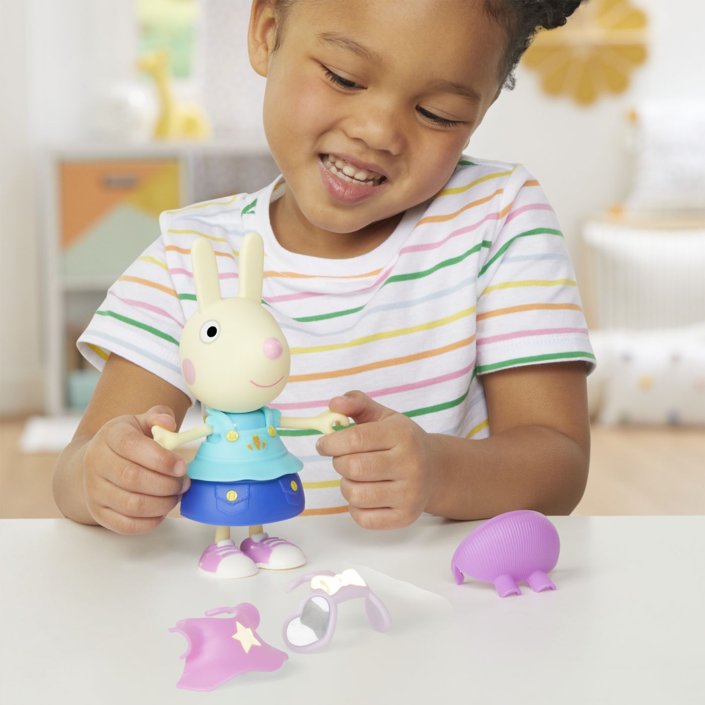 PEPPA PIG SET FIGURINA SI ACCESORII VESTIMENTARE - Imagine 3 [ps:5a92db61-23a5-4191-9360-0617a04c4373]