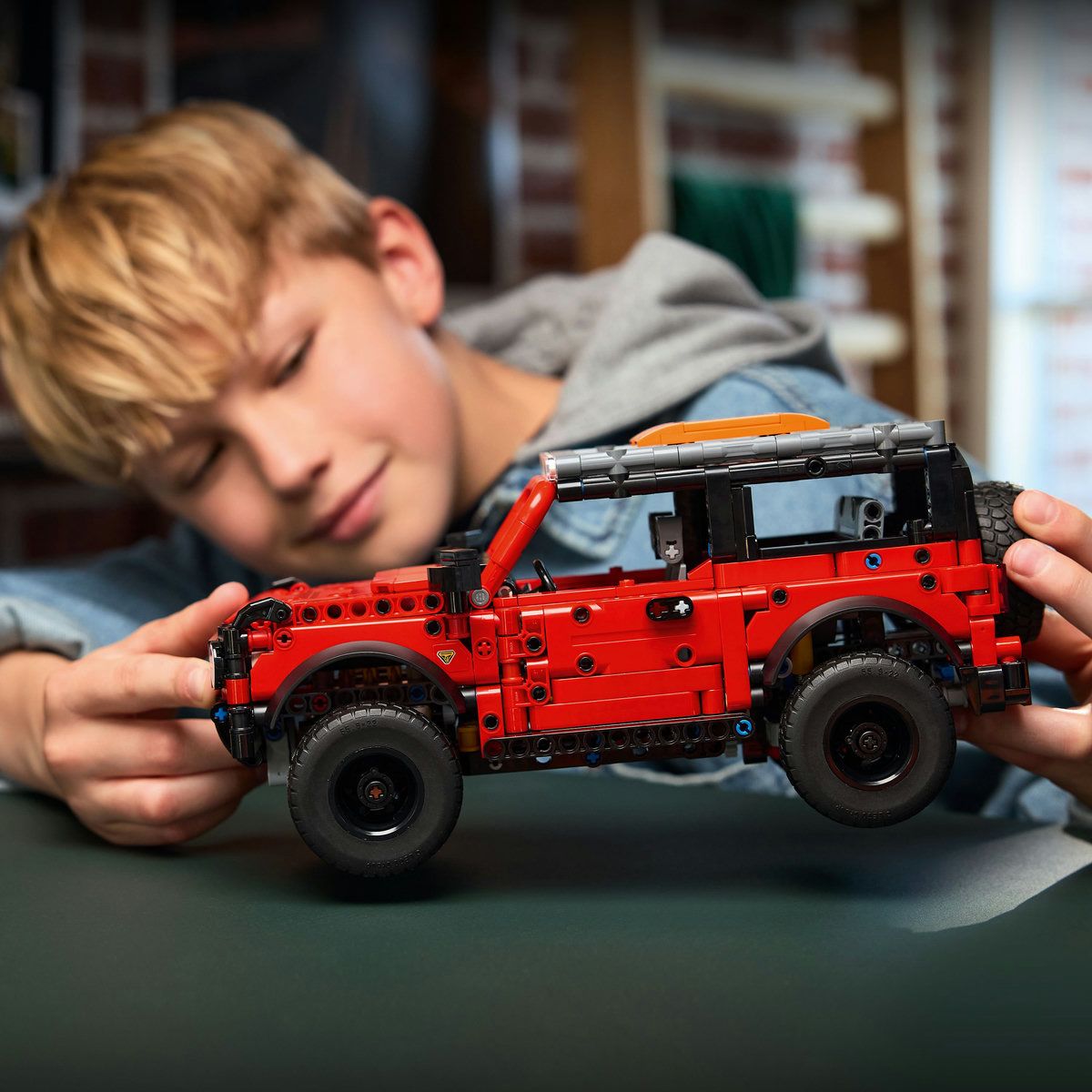 LEGO TECHNIC FORD BRONCO SUV 42213 - Imagine 3 [ps:b4c91f0c-3c81-4093-9156-d4b95b03f31e]