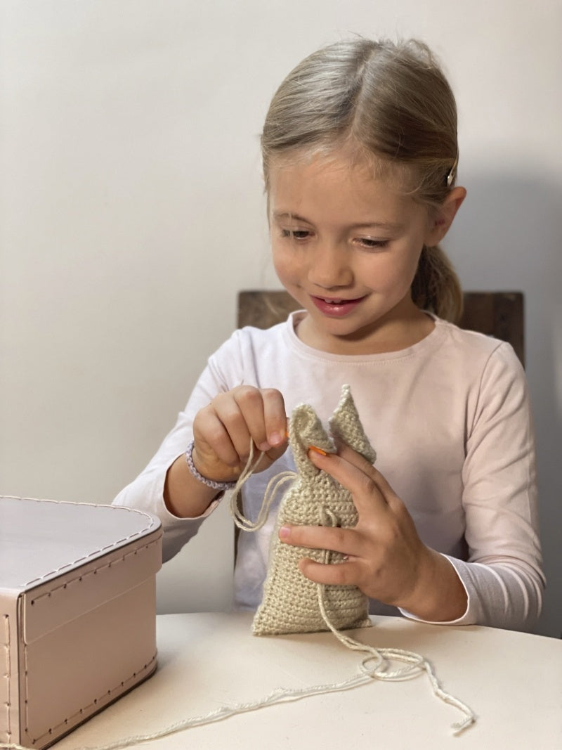 Joc creativ de crosetat iepuras, Egmont Toys - Imagine 3 [ps:07bdfde3-ff9a-4ad7-907c-9c6b0958fb08]