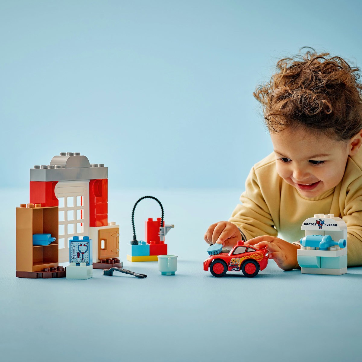 LEGO DUPLO VIZITA LUI MCQUEEN LA GARAJUL LUI DOC 10456 - Imagine 4 [ps:f9904304-24b9-44d0-a64e-100dd7dcdfba]