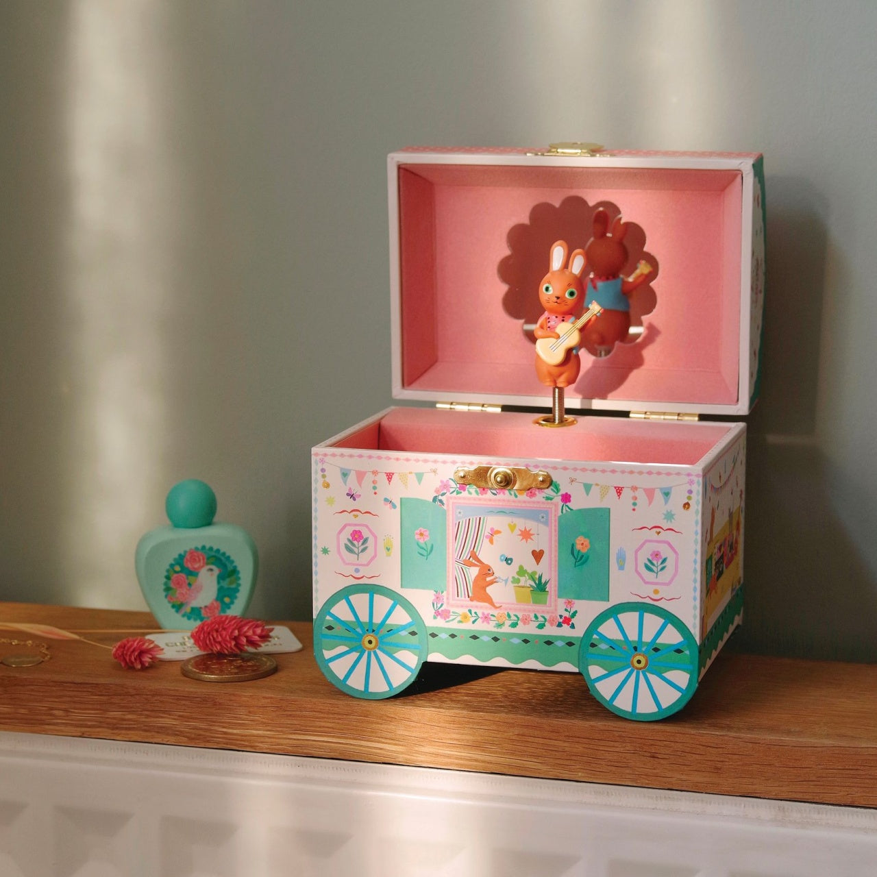 Cutie muzicala Enchanted Caravan, Djeco - Imagine 5 [ps:cac402cd-1703-4750-9a8d-1a37287571ec]