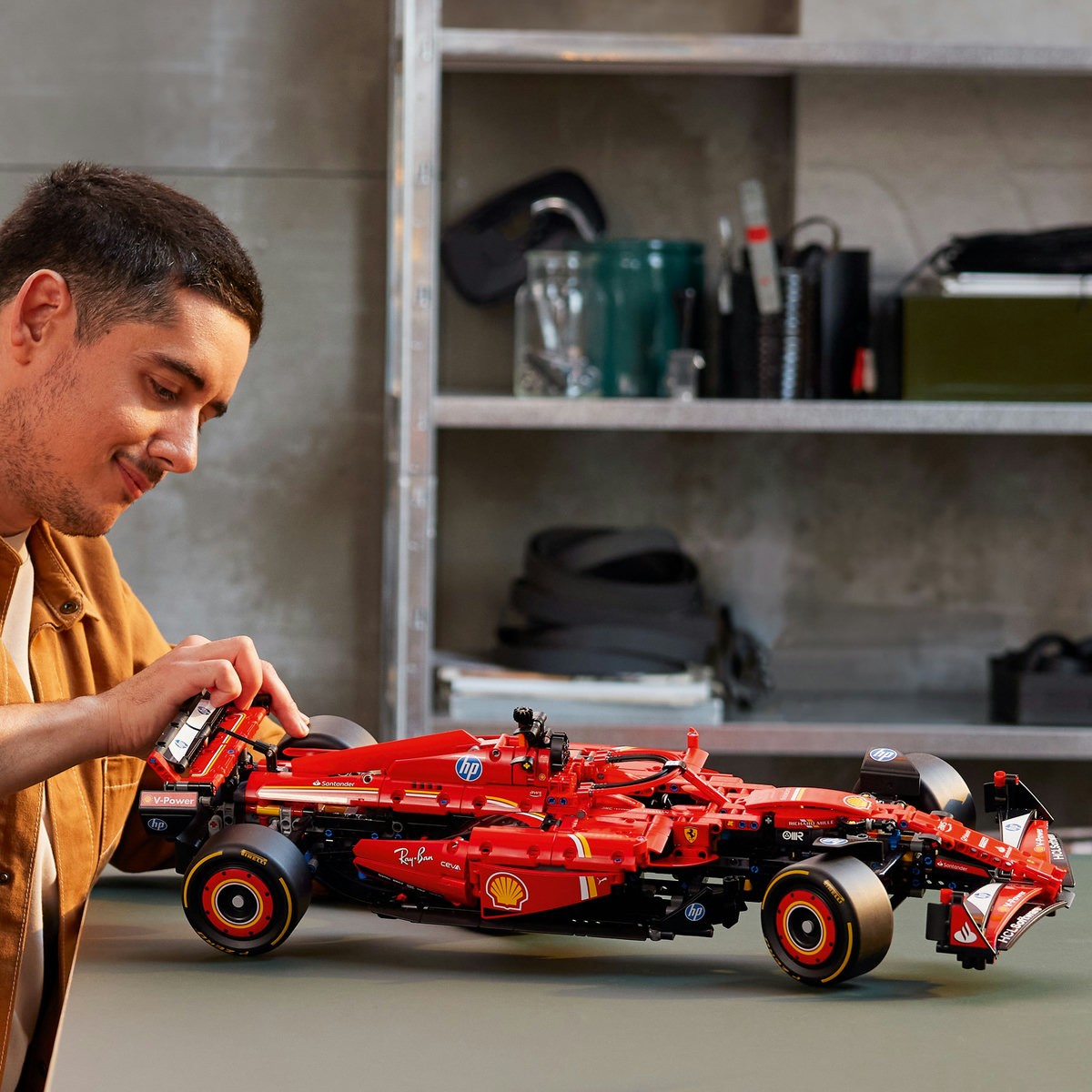 LEGO TECHNIC MASINA F1 FERRARI SF-24 42207 - Imagine 3 [ps:40c8e4f5-c601-4095-b214-1cd27574de6b]