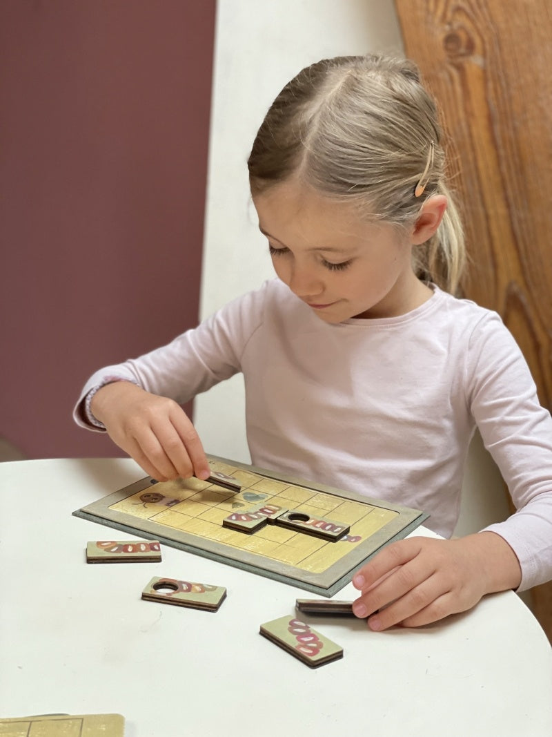 Joc magnetic Caterpillar, Egmont Toys - Imagine 4 [ps:90d9bee7-3888-48f7-b506-62e35e8e56e4]