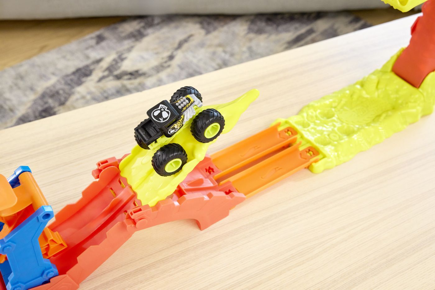 HOT WHEELS MONSTER TRUCK SET DE JOACA PISTA INVINGE - Imagine 8 [ps:441eeb60-a56e-46f2-8965-2db074fafda2]