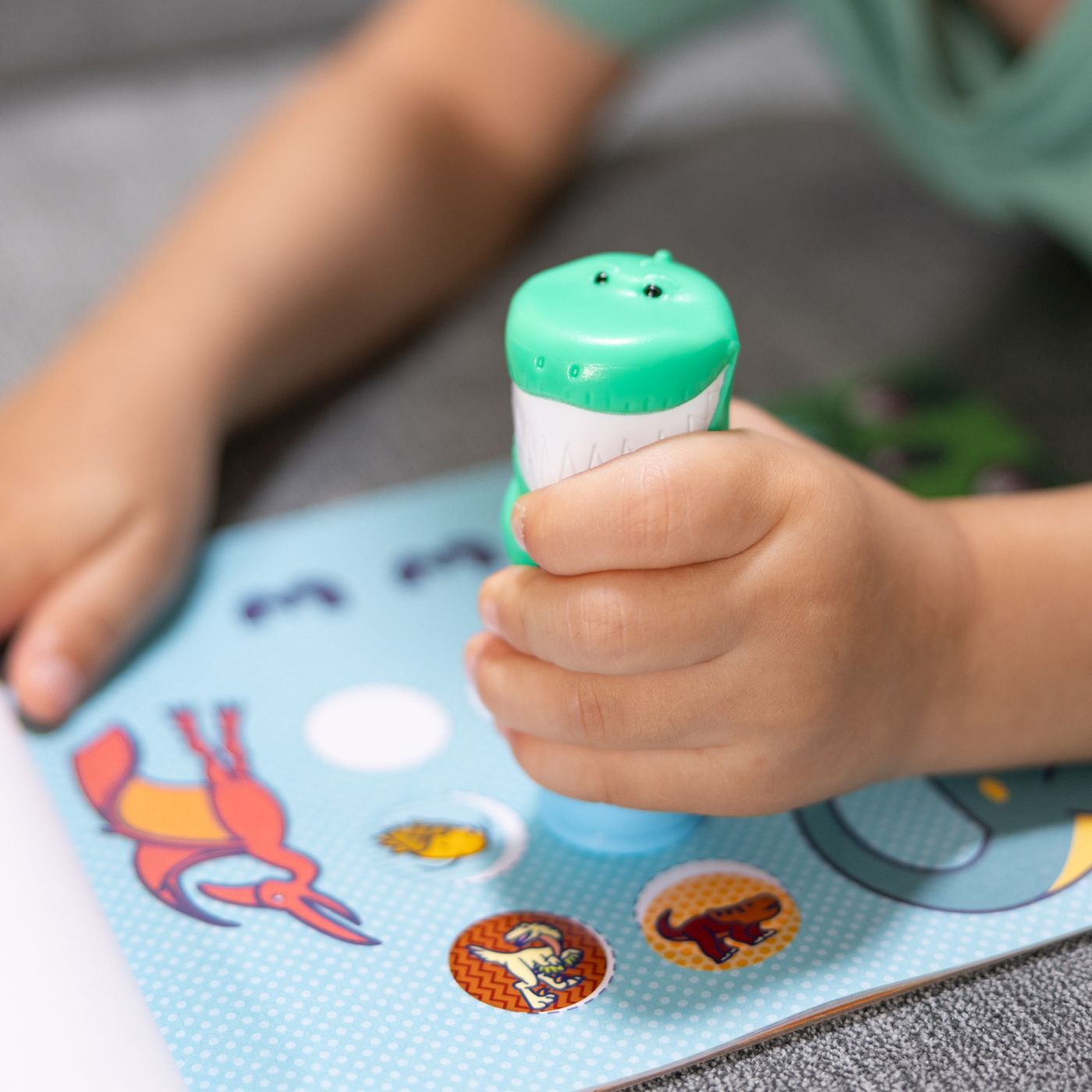 MELISSA AND DOUG STICKER WOW SET DE JOACA AUTOCOLANTE SI - Imagine 8 [ps:ff3f2128-72f9-49f0-9539-dd019a6ac68e]