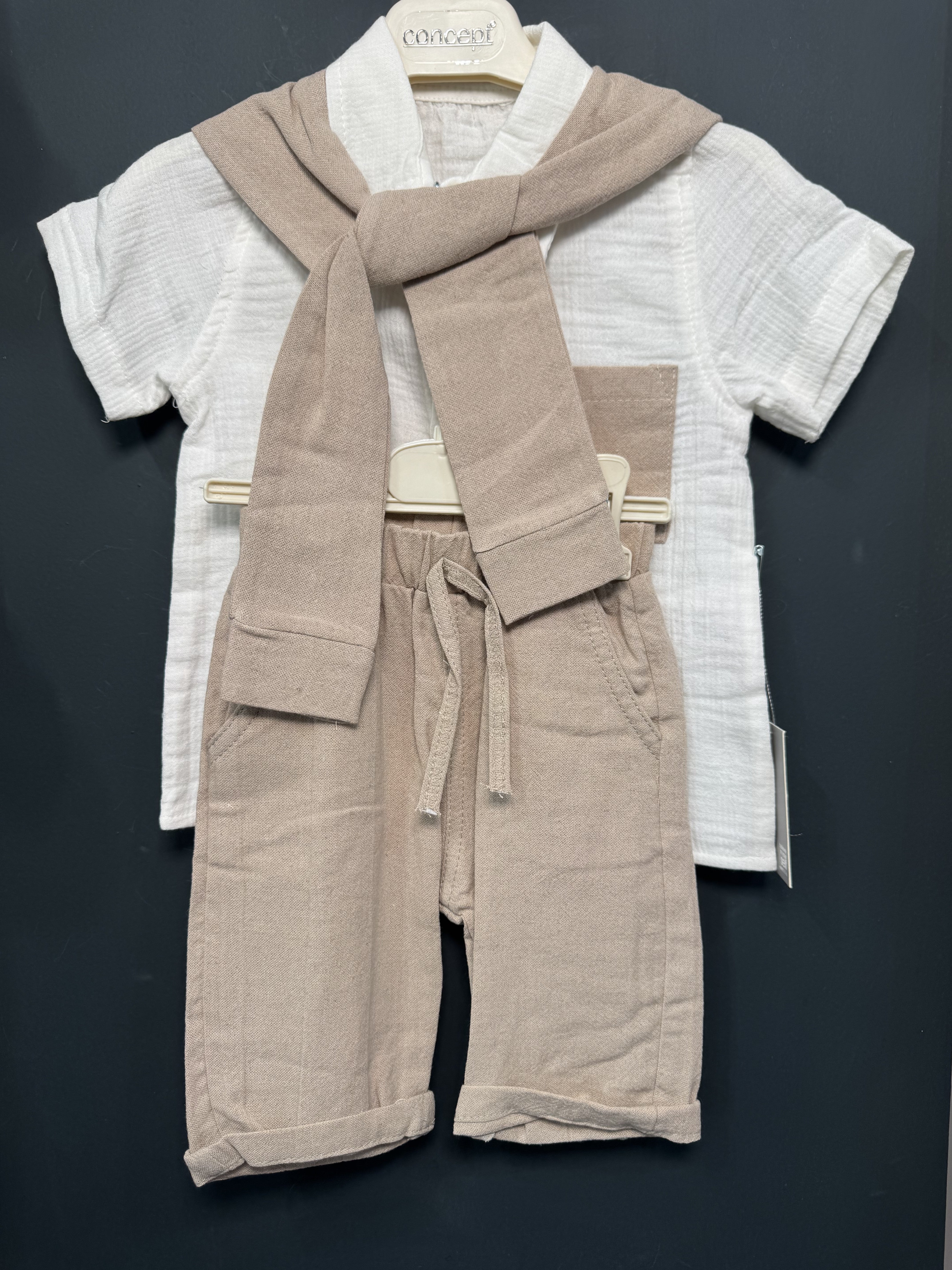 Set cămașă și pantaloni bej cu guler detașabil Concept - 6-9 Luni (5) [ps:0871f113-f599-44a3-a40e-b21ab4410ae5]
