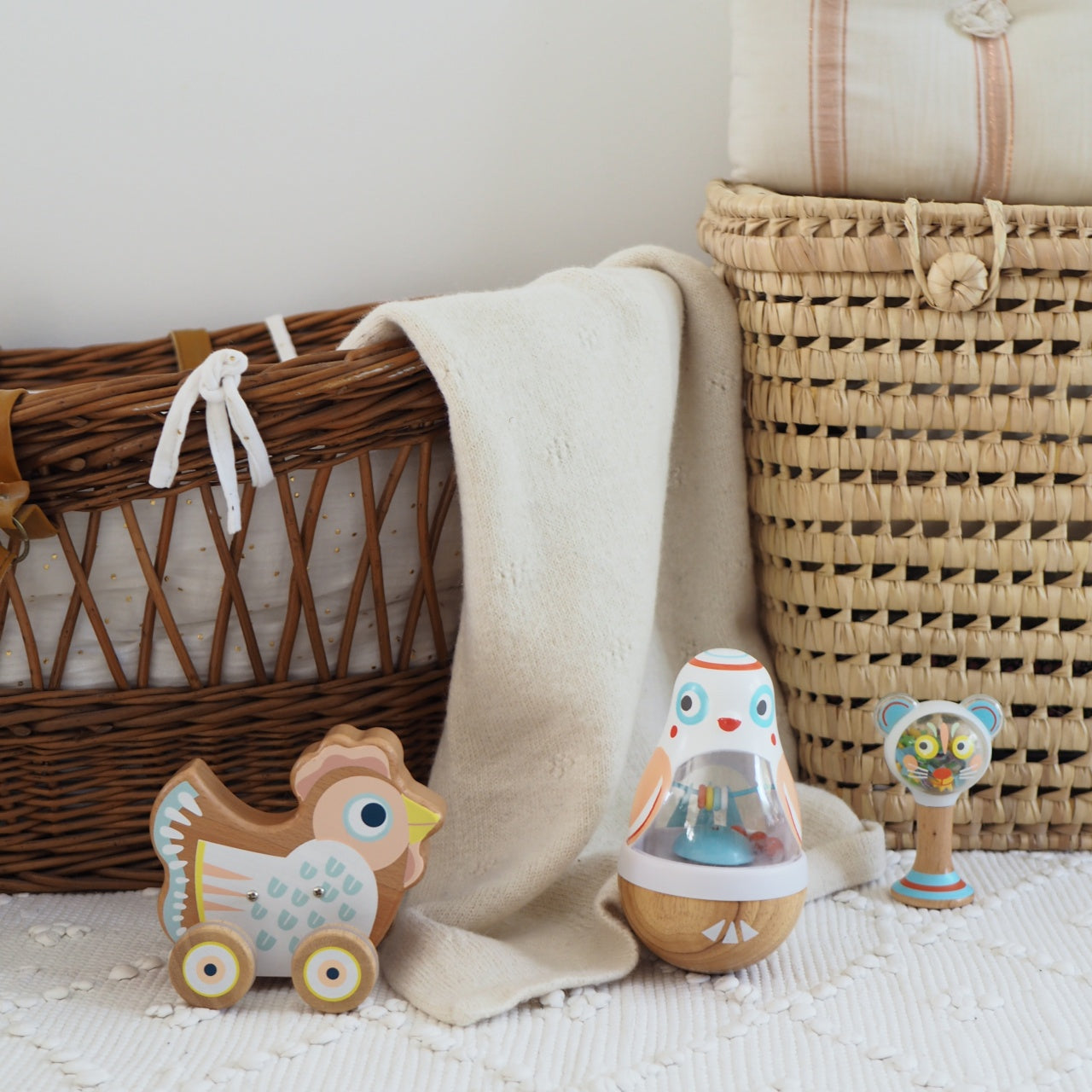 Jucarie bebe Babypoli, Djeco - Imagine 2 [ps:15b485d2-1304-4e37-bb9e-3d27af2557ea]
