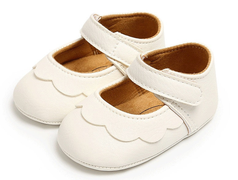 Pantofiori bebelus Drool (Culoare: Alb, Marime: 0-6 Luni) [ps:8e02645d-4d60-4ed5-9de9-4f5a93355f4c]