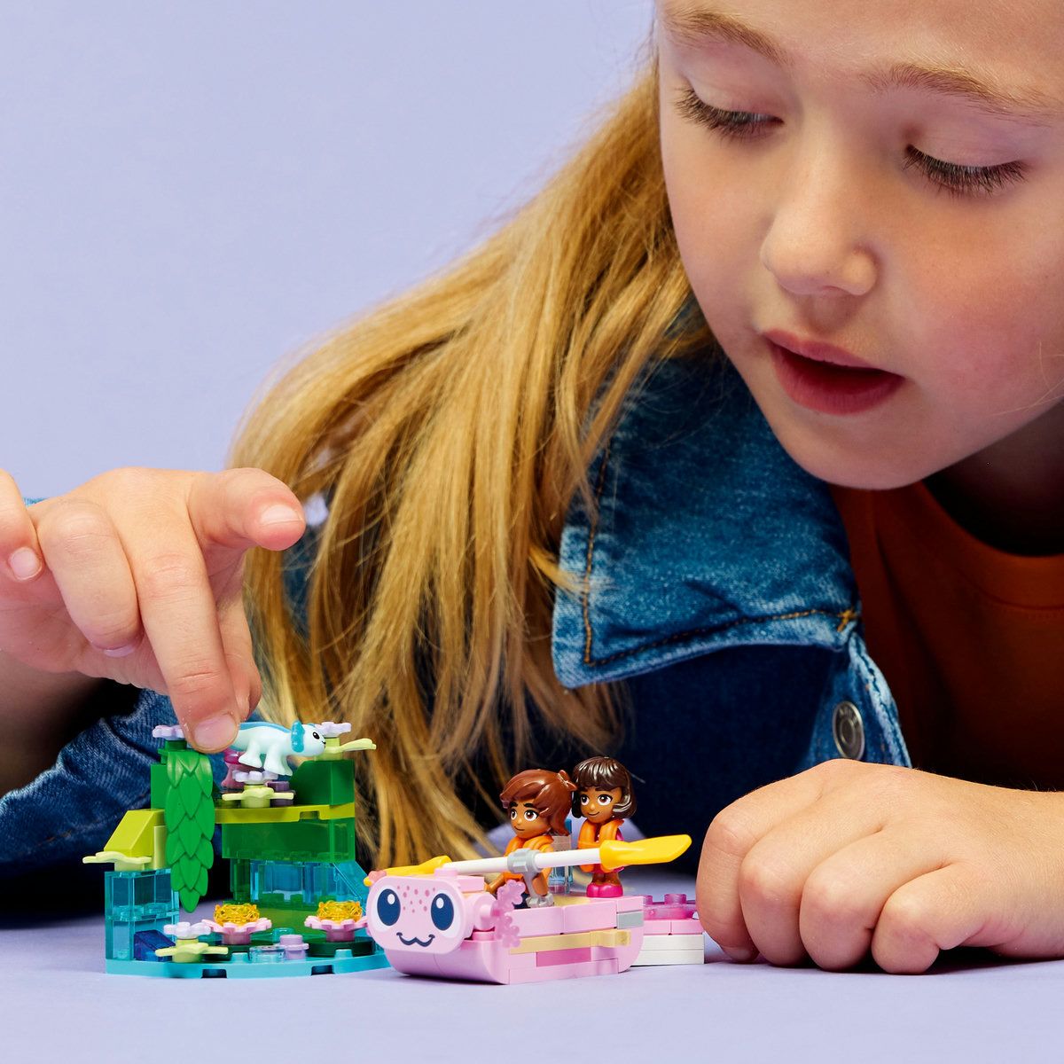 LEGO FRIENDS BARCA AXOLOTL PENTRU AVENTURI 42681 - Imagine 3 [ps:b4765a5a-7a2b-4055-b7f7-ce0f23725f46]