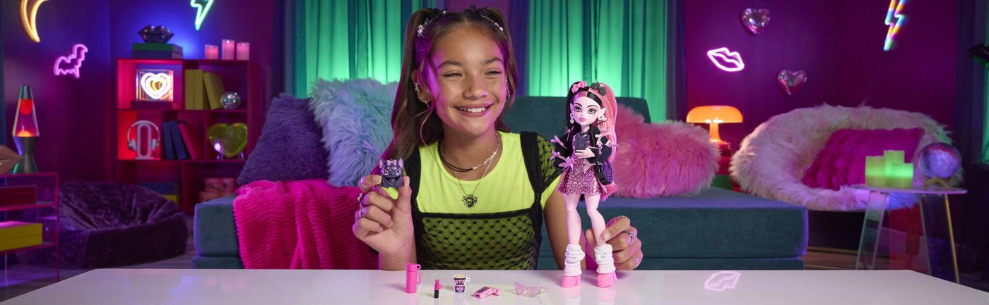 MONSTER HIGH PAPUSA DRACULAURA CU ACCESORII Mattel - Imagine 5 [ps:7283ded2-781b-48d0-aec1-806f00bb6bfc]