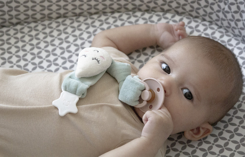 Lant pentru suzeta din material textil cu steluta BabyJem (Culoare: Roz) [ps:fce49149-49ee-4277-b927-fefc4f150a0c]