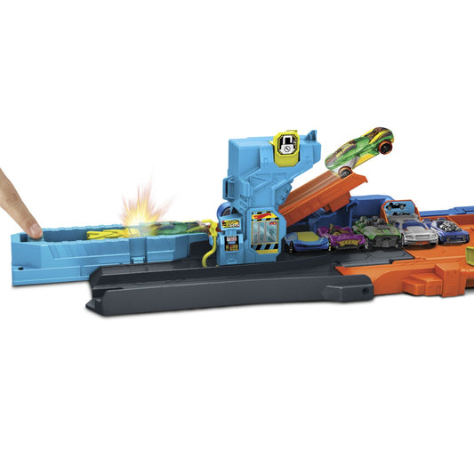 HOT WHEELS CITY TRANSFORMAREA GARAJULUI DE CASCADORII CU - Imagine 5