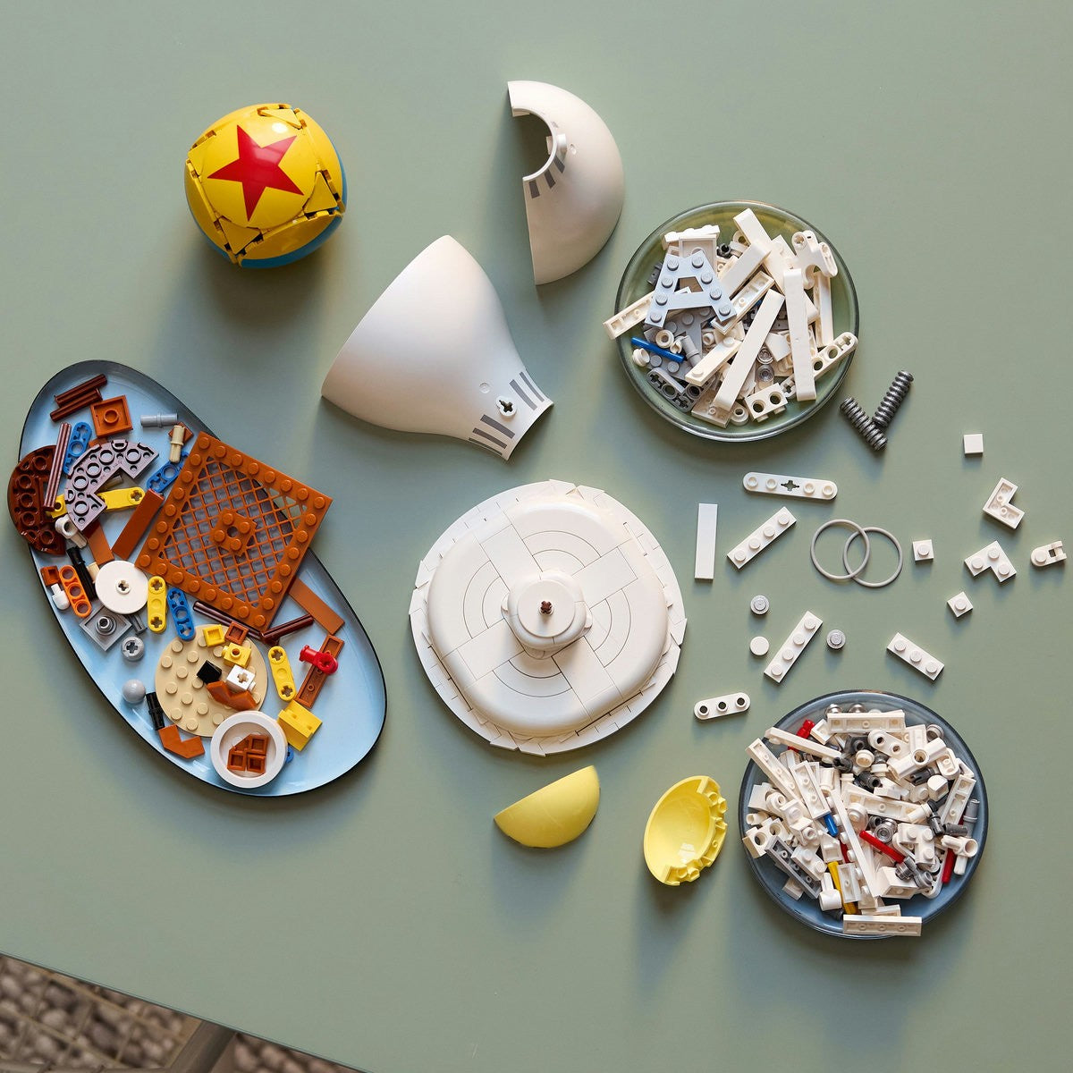 LEGO IDEAS DISNEY PIXAR LUXO JR 21357 - Imagine 5