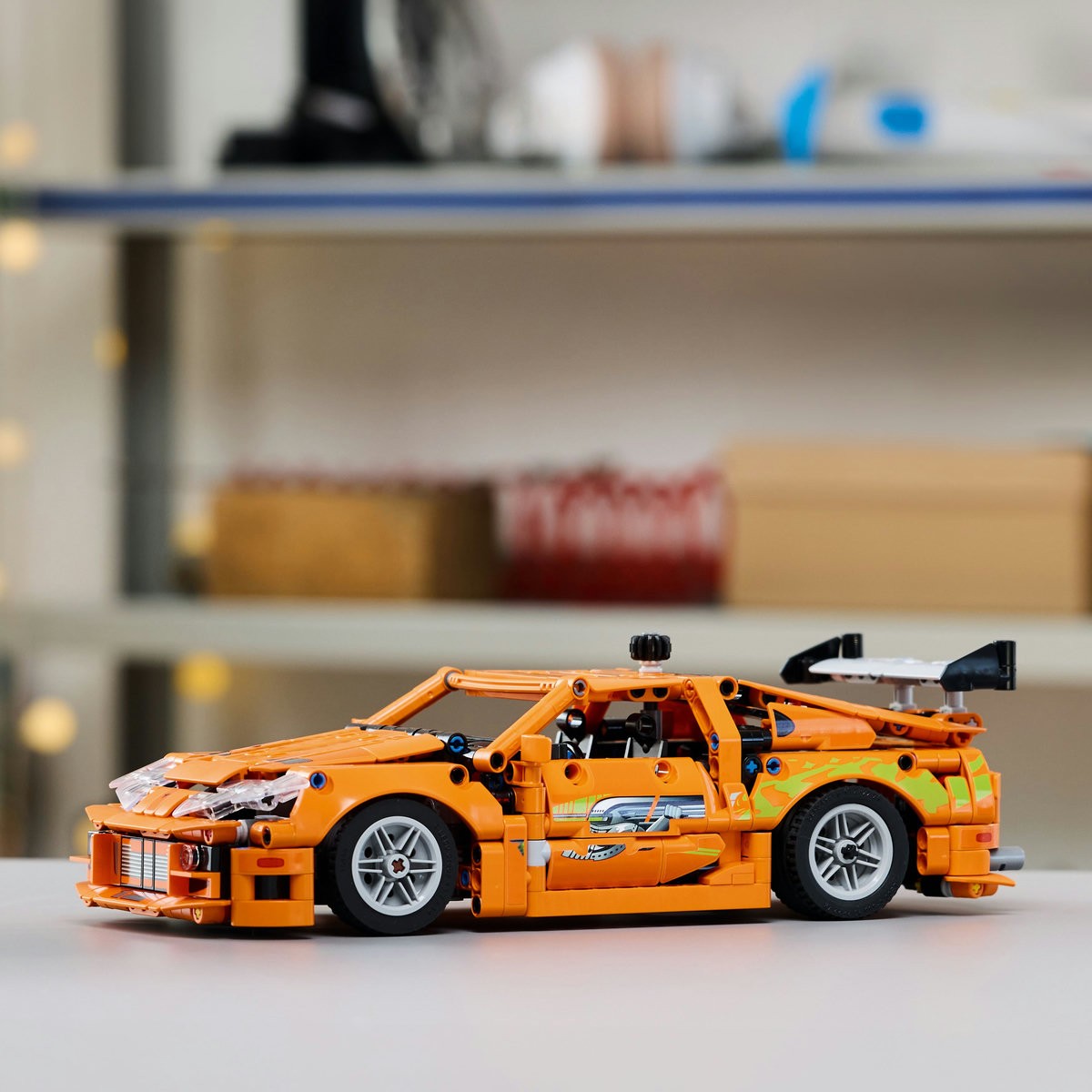 LEGO TECHNIC FAST AND FURIOUS TOYOTA SUPRA MK4 42204 - Imagine 5