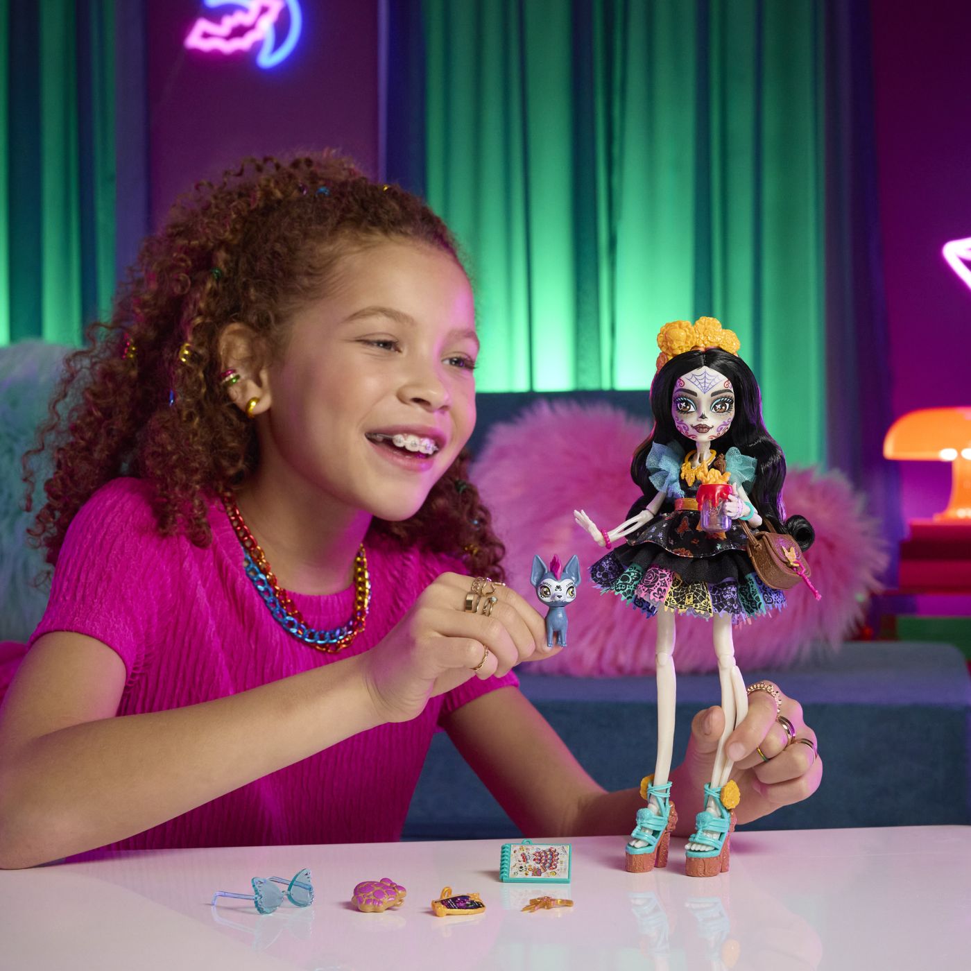 MONSTER HIGH PAPUSA SKELITA CALAVERAS CU ACCESORII Mattel - Imagine 5