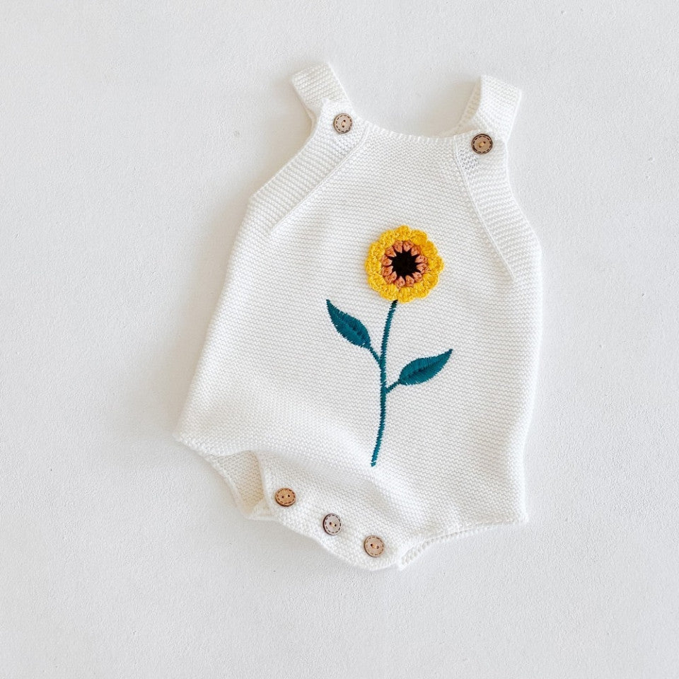Salopeta tricotata cu floarea soarelui Drool (Culoare: Alb, Marime: 12-18 Luni) [ps:4828abf1-97e7-4355-8b48-45211800b65e]