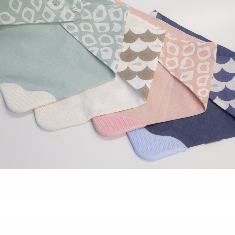 Baveta BabyJem tip bandana cu jucarie dentitie (Culoare: - Indigo