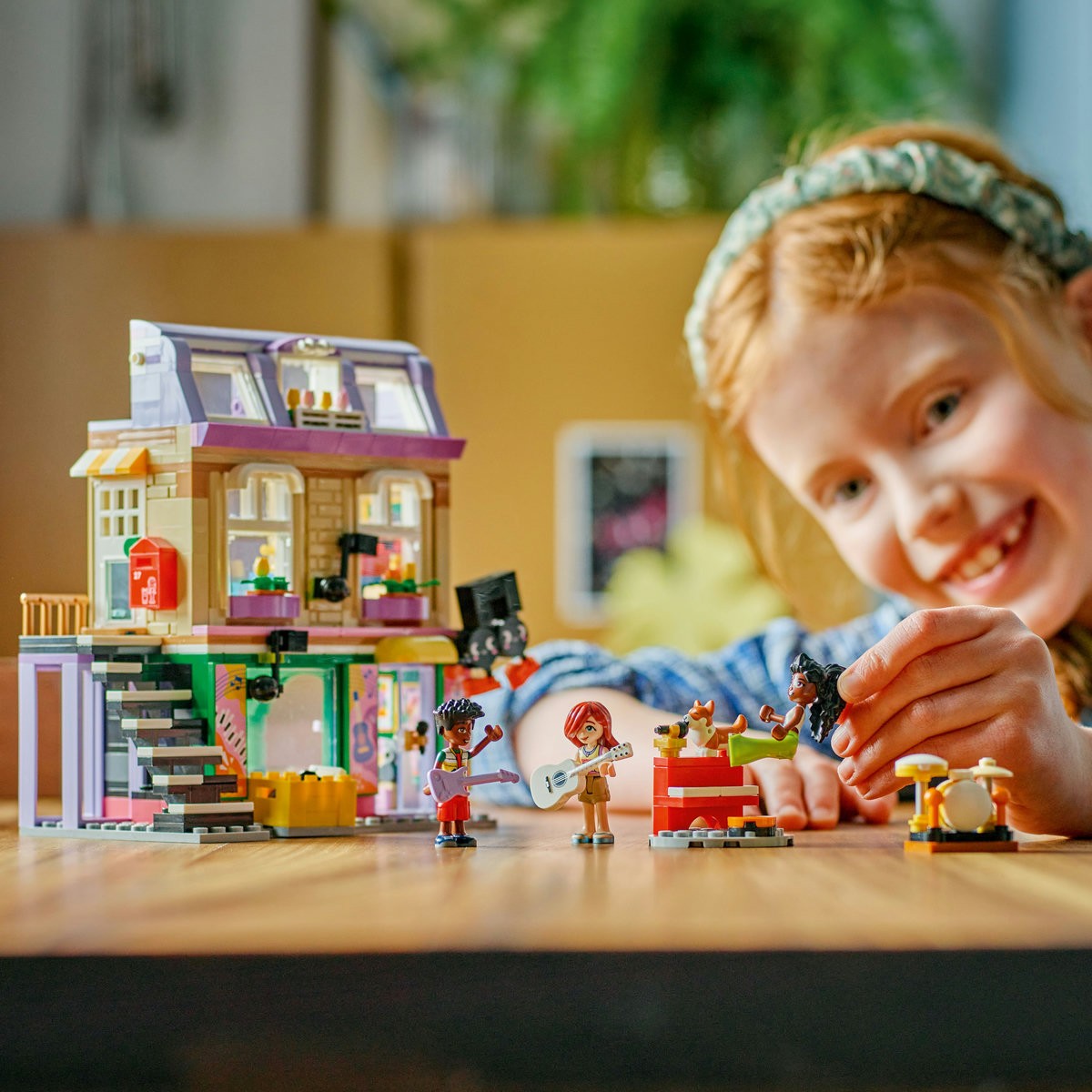 LEGO FRIENDS MAGAZIN DE MUZICA SI APARTAMENT 42653 - Imagine 3 [ps:2b977289-0ab8-450d-bd56-759ad33ab0b4]