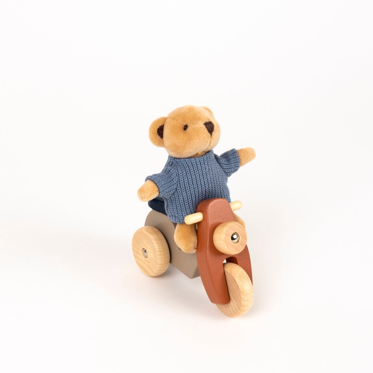 Ursuletul Alexis pe scuter, Egmont Toys - Imagine 2 [ps:5fc7b0a1-67b3-49c6-b3a5-ab2796cd2908]