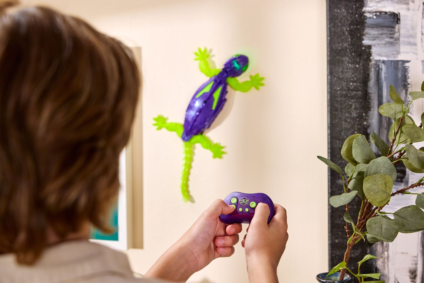 HEX BOTS SOPARLA CATARATOARE GECKO MOV CU TELECOMANDA [ps:38bc5ad2-df19-4d36-9dba-527a66c1c60f]