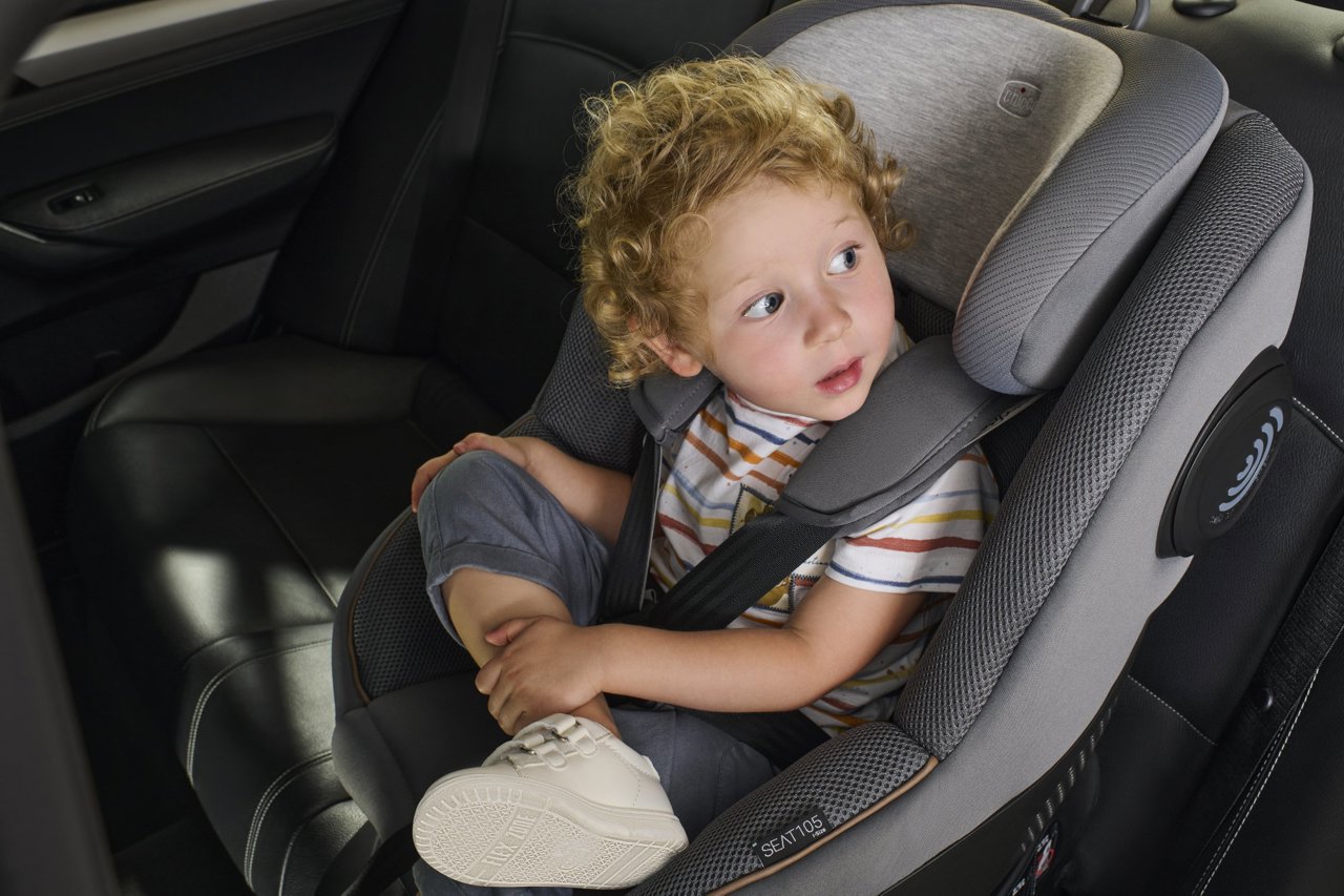 Scaun auto rotativ cu baza isofix Chicco Seat 105 - Negru (5) [ps:c0e0b767-35ac-47c4-b04c-bc6f4ad43664]