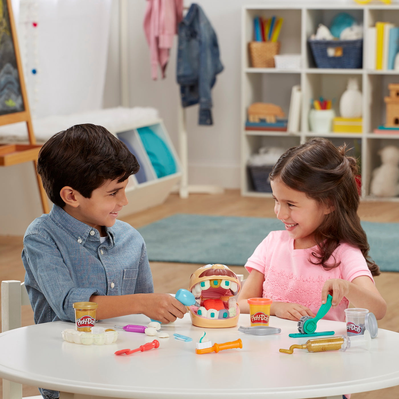 PLAY-DOH SET DENTISTUL CU ACCESORII SI DINTI COLORATI Hasbro - Imagine 5